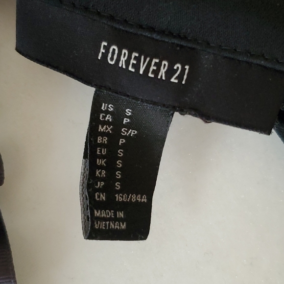 High side-slit, Black open coat - Picture 9 of 9